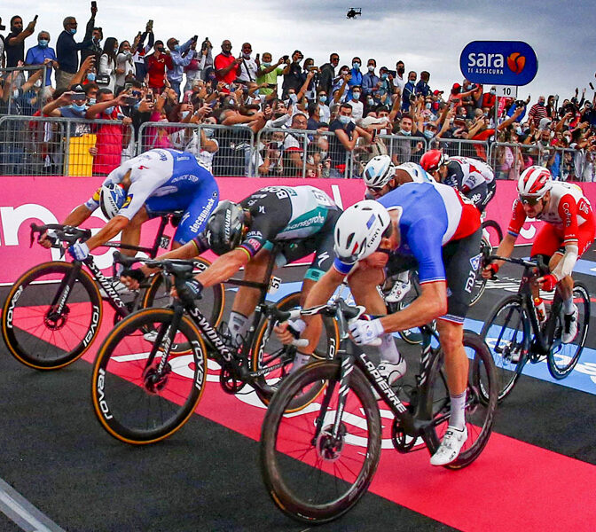 Giro Sprinting Tactics in dramatic final